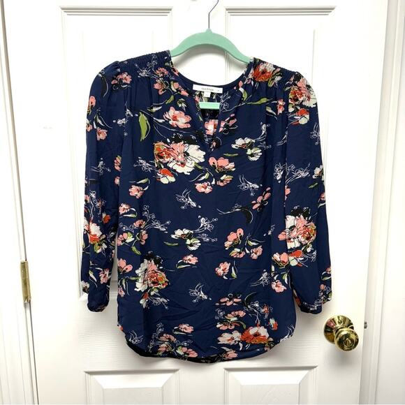 Fun 2 Fun Navy Floral Blouse, Rounded Hem, Split Neck, NWOT, Women's Size XS - Picture 1 of 6